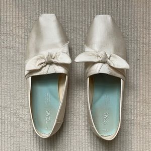 TOMS Ivory grosgrain bow women’s classic